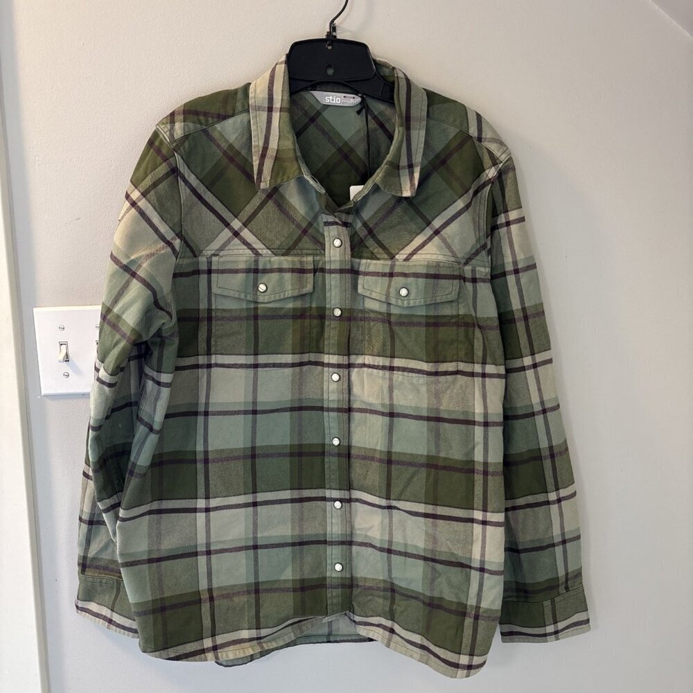 Stio Women’s Slipstone Midweight Flannel Green Pine Forest Plaid Size XL. Snaps